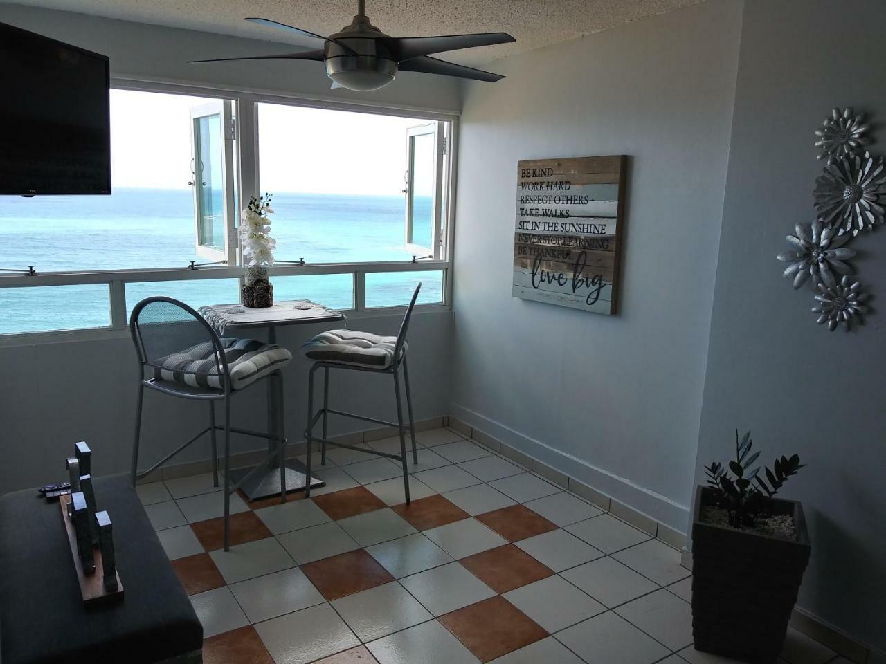 Breezy Beachfront Property With View Of Paradise Luquillo Luaran gambar